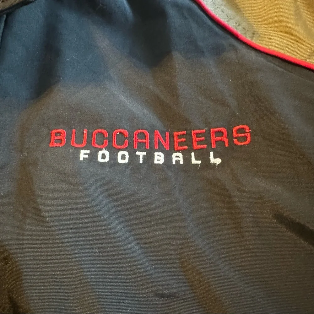 Reebok NFL Tampa Bay Buccaneers Kids Jacket LG 14-16 On Field Windbreaker Black‎